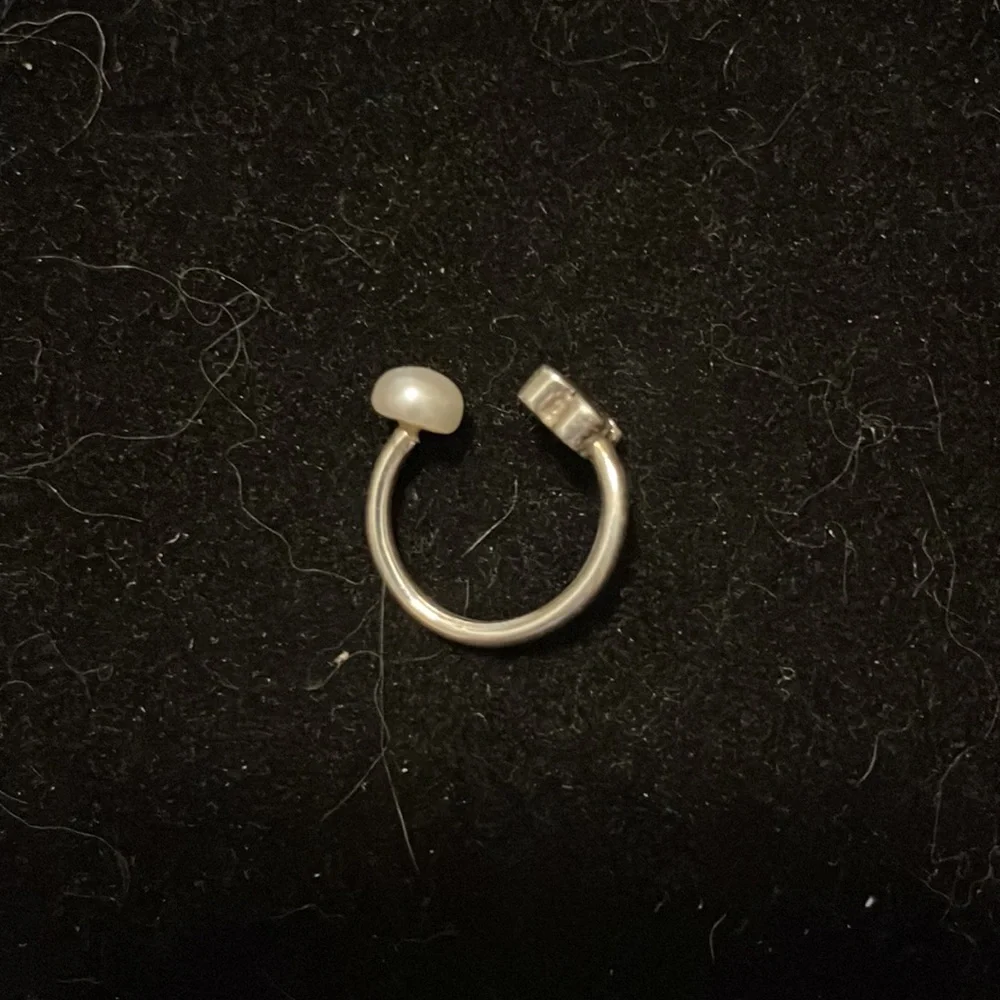 Beautiful sterling silver bear ring with Pearl 💋 - Picture 3 of 8